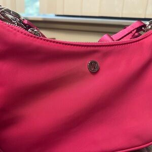 lululemon city essential small shoulder bag 3l new raspberry coulis